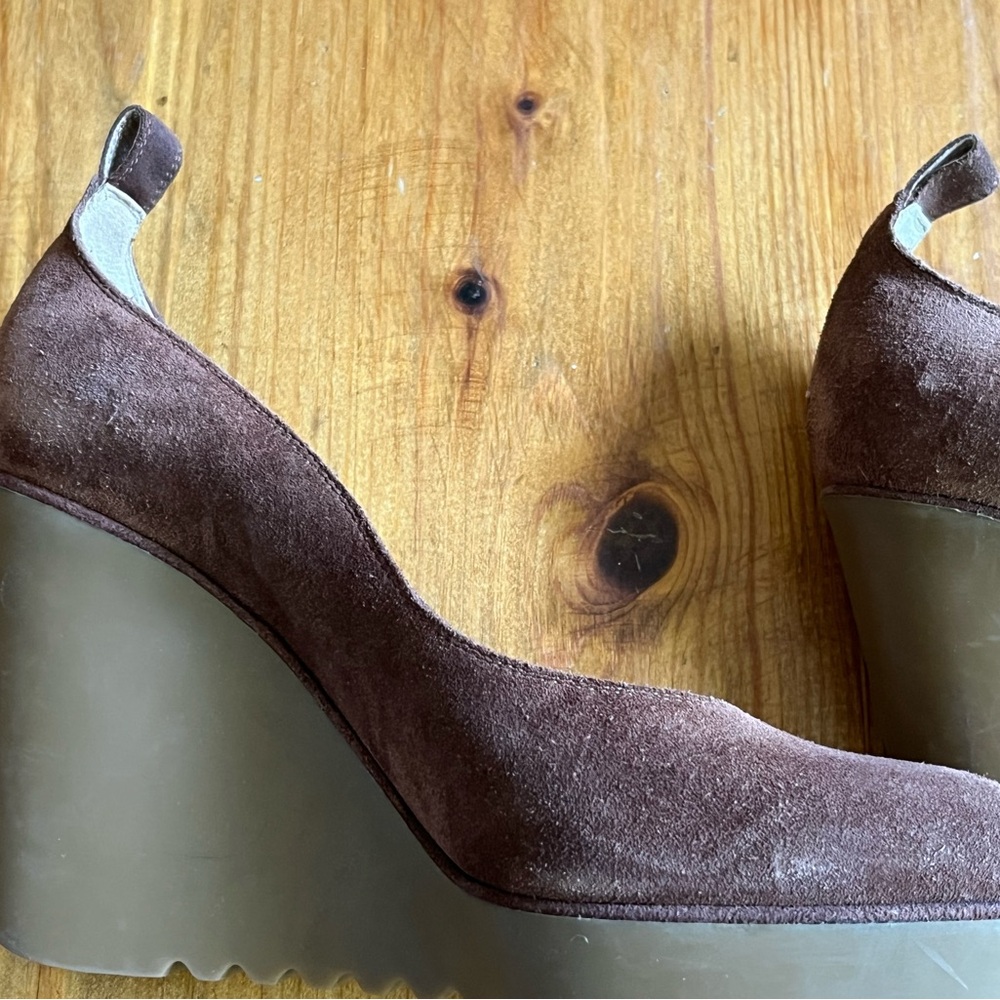 Chloe Brown Wedge Shoes with Suede Finish